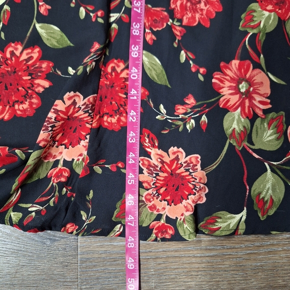 Forever 21 "Contemporary Floral Wrap" Dress, Size Medium CN165/92A - Picture 11 of 13